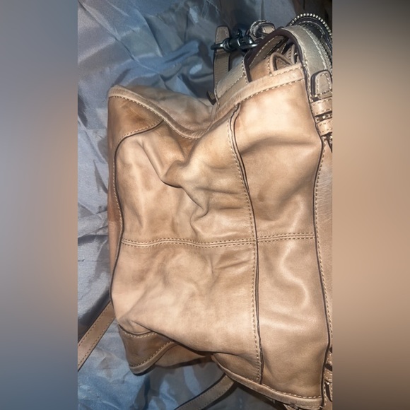 Frye leather purse☺️ - Picture 4 of 5